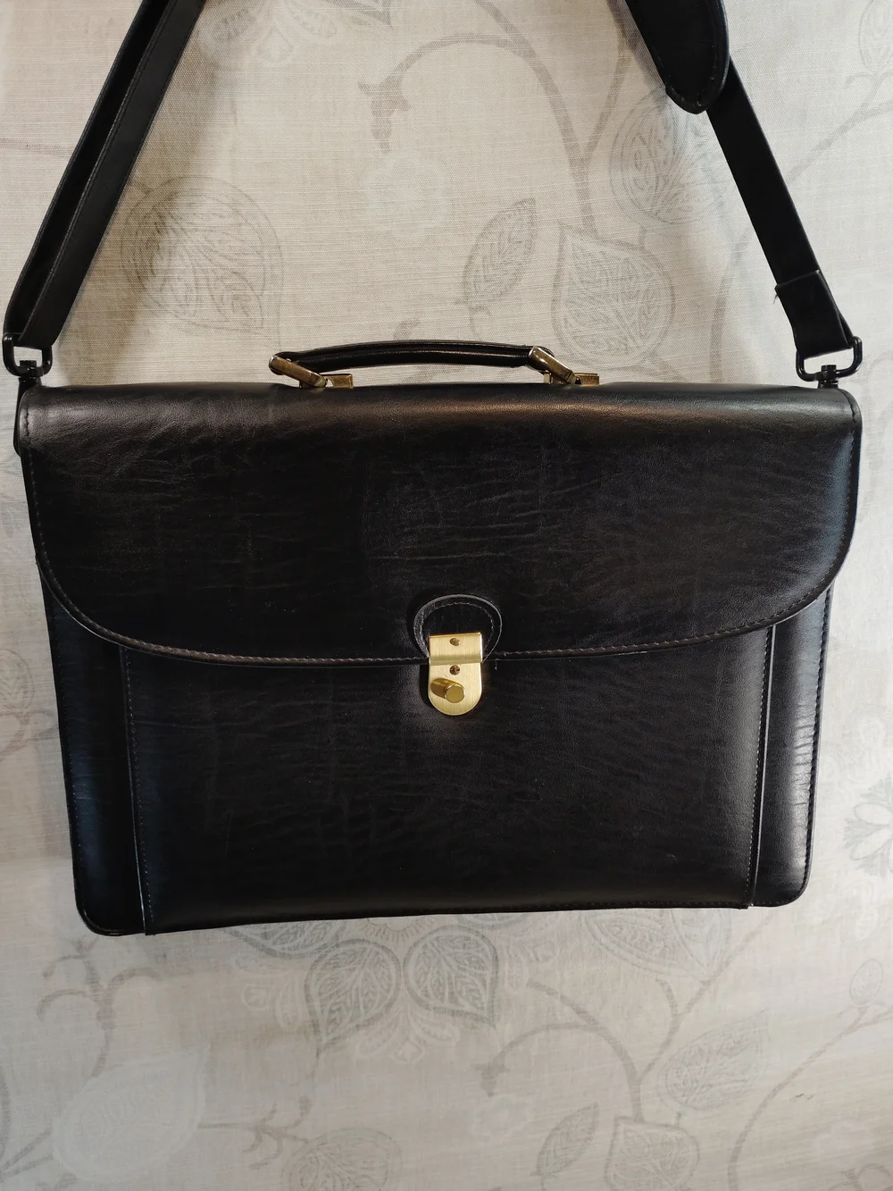 The Unbranded Brand classic black